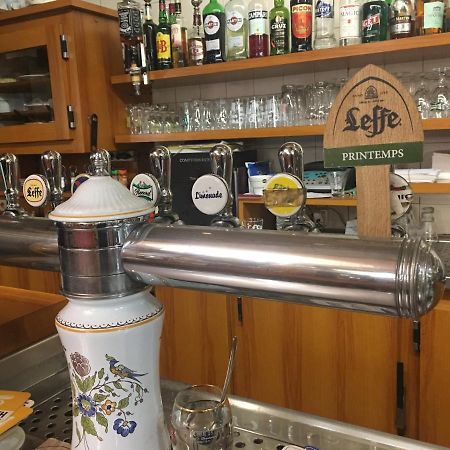 A La Pinte Du Nord Hotel Париж Екстериор снимка