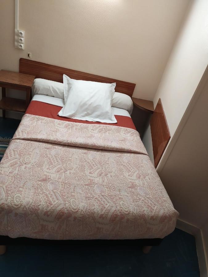 A La Pinte Du Nord Hotel Париж Екстериор снимка