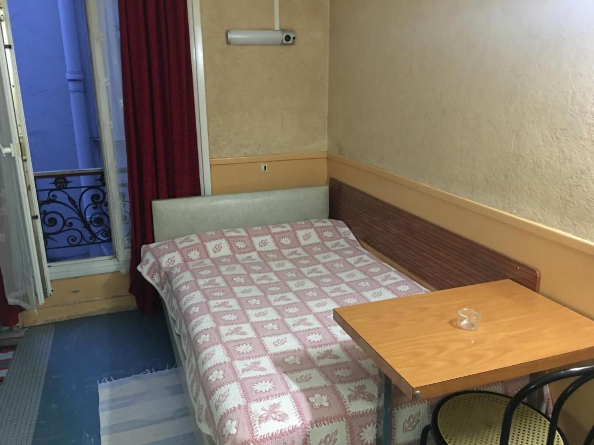A La Pinte Du Nord Hotel Париж Екстериор снимка