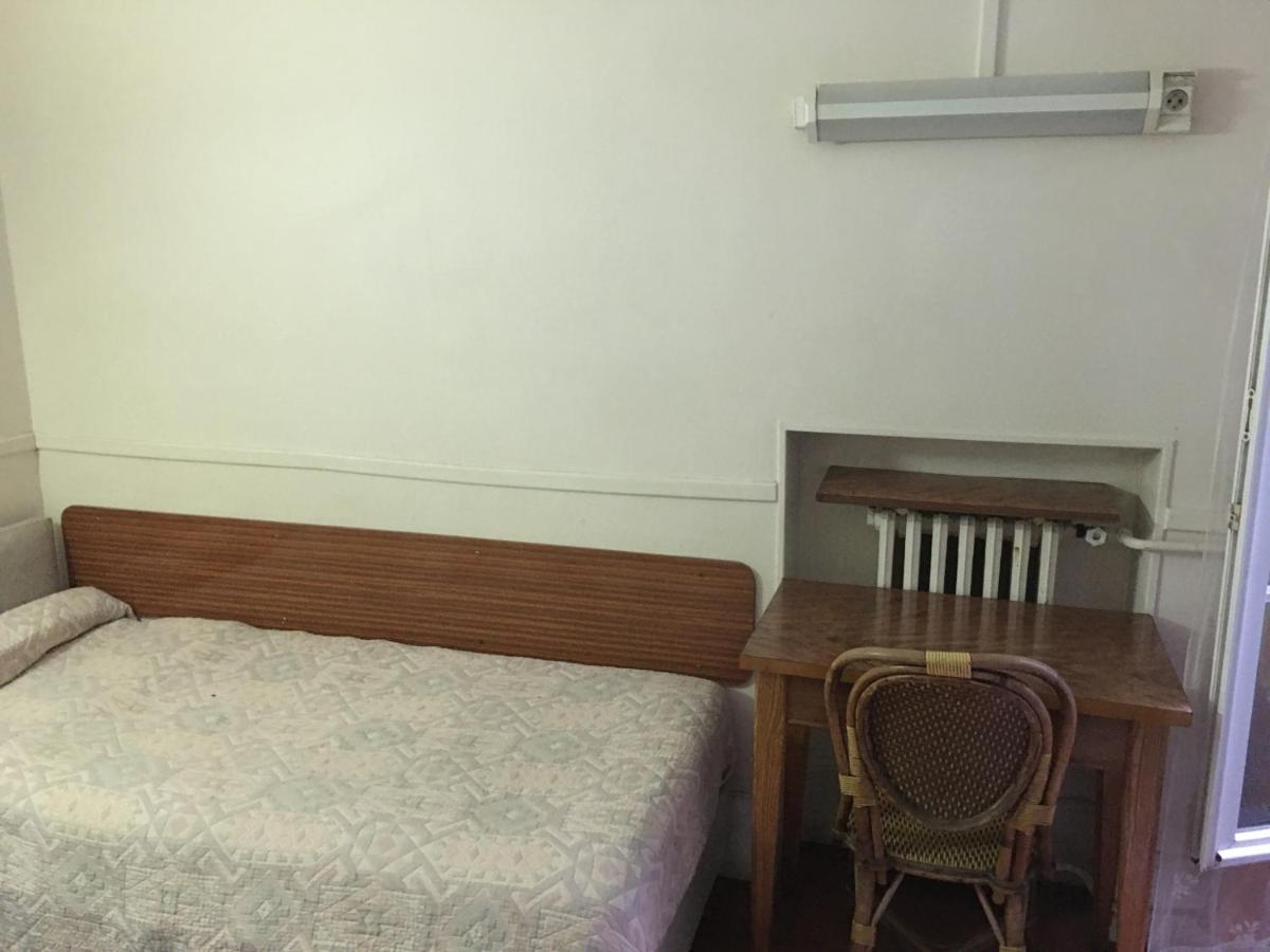A La Pinte Du Nord Hotel Париж Екстериор снимка